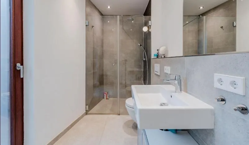 Urban Chic Apartment In Trendy Prenzlauer Berg Berlín 0*,  Alemania